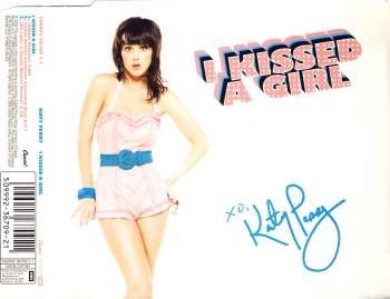 Perry, Katy - I Kissed A Girl